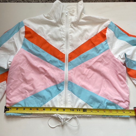 DNA Cropped Ultra Lightweight Windbreaker in
Small - Picture 9 of 13